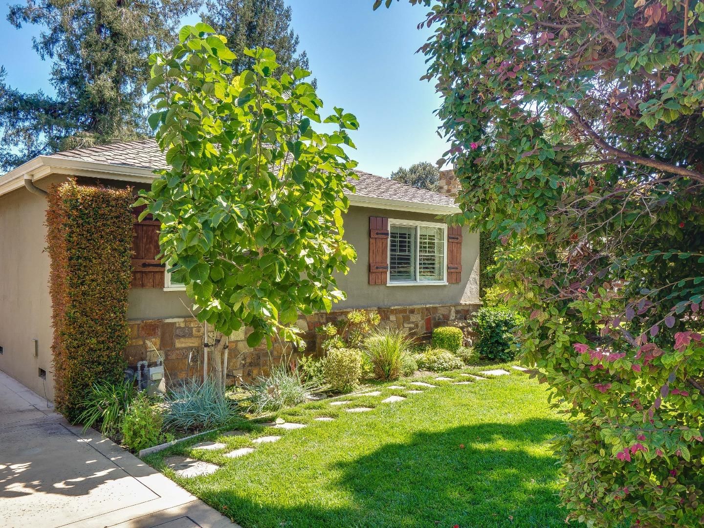 MLS Listing Photo 3
