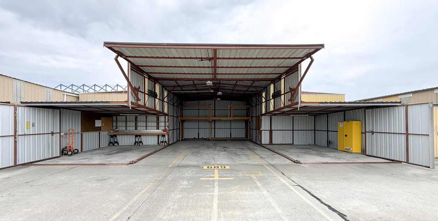 Port-a-Port Hangar Oakland Airport N Fie
