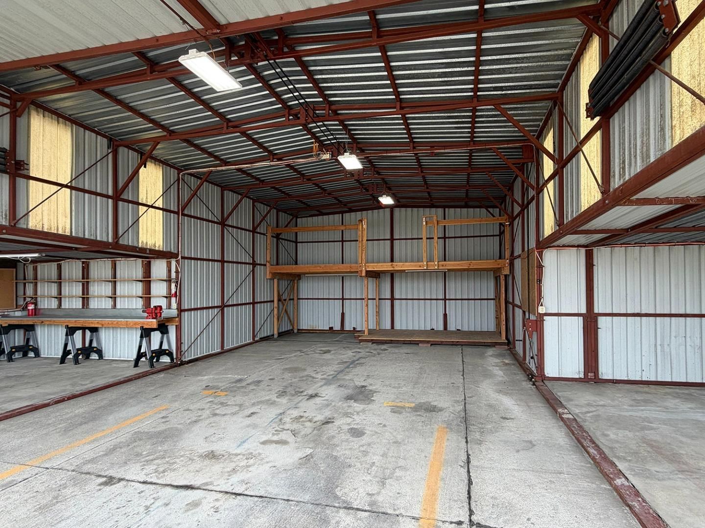 Port-a-Port Hangar Oakland Airport N Fie