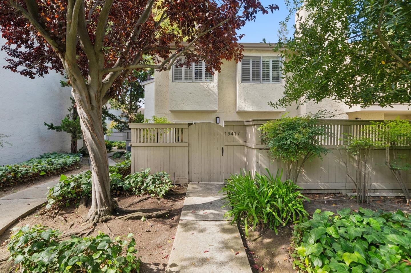MLS Listing Photo 2