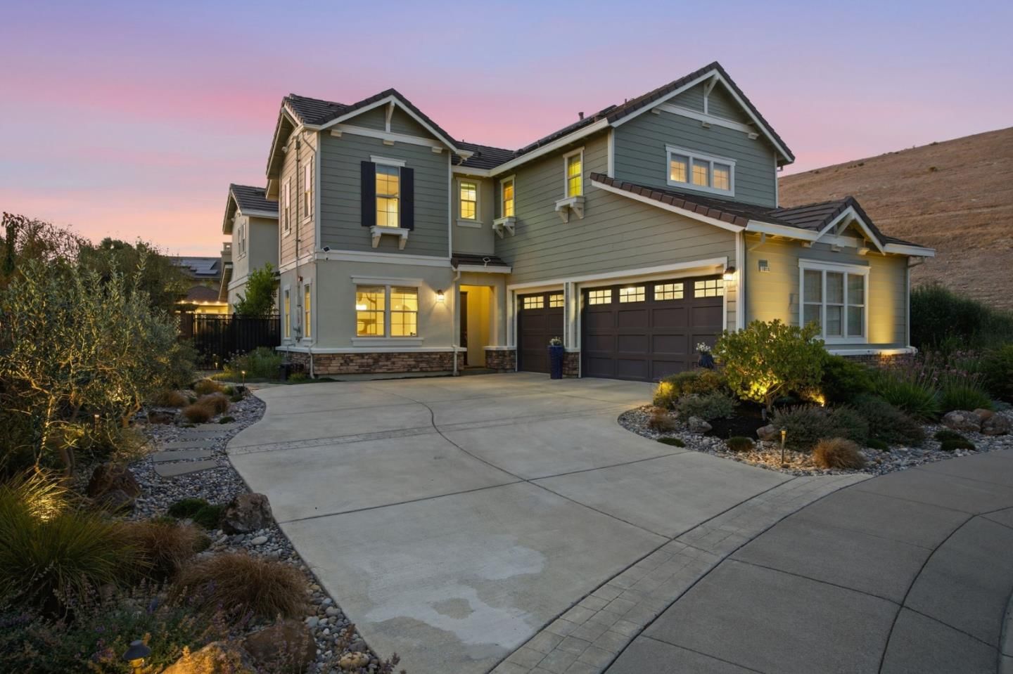 MLS Listing Photo 4