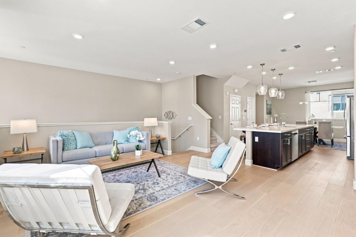 MLS Listing Photo 3
