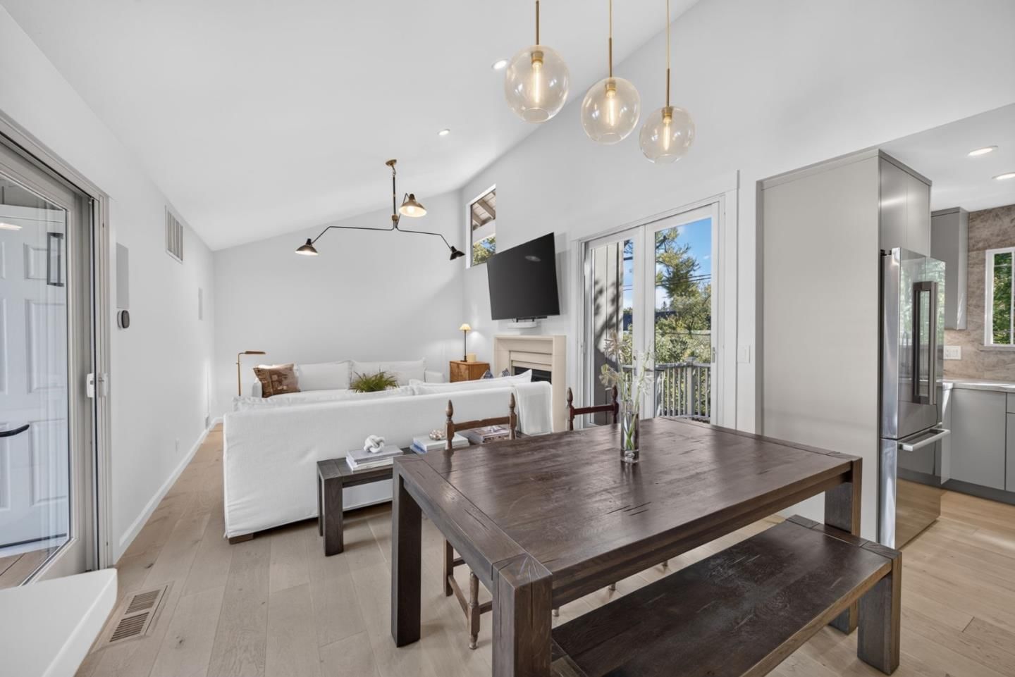 MLS Listing Photo 4