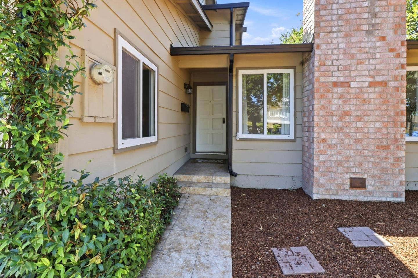 MLS Listing Photo 2