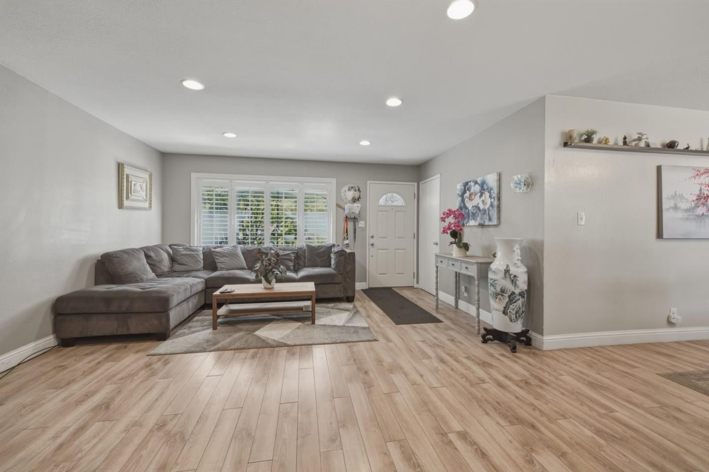 MLS Listing Photo 4