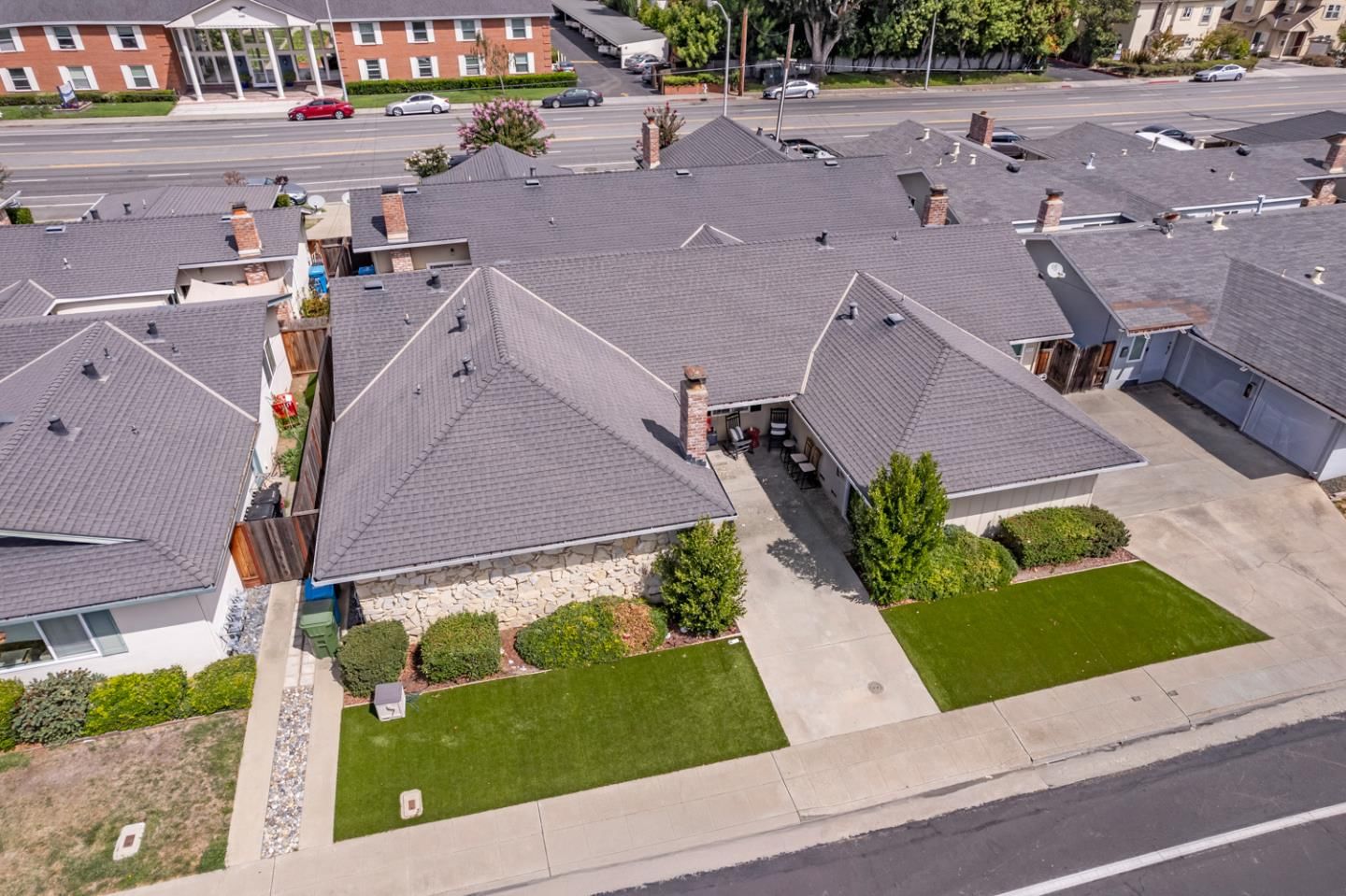 MLS Listing Photo 3