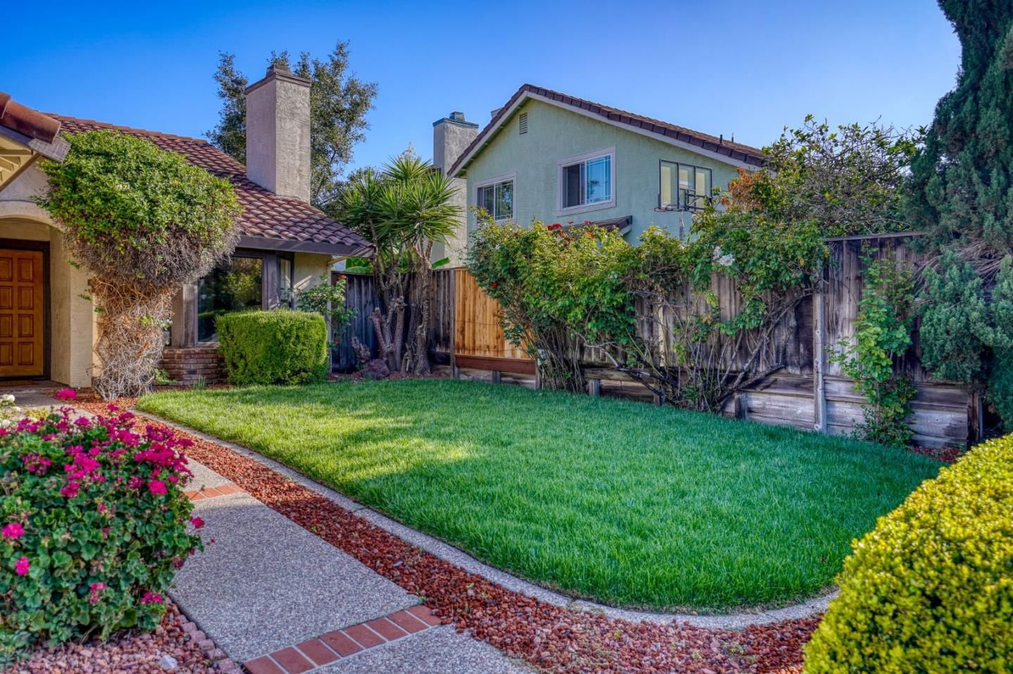 MLS Listing Photo 3