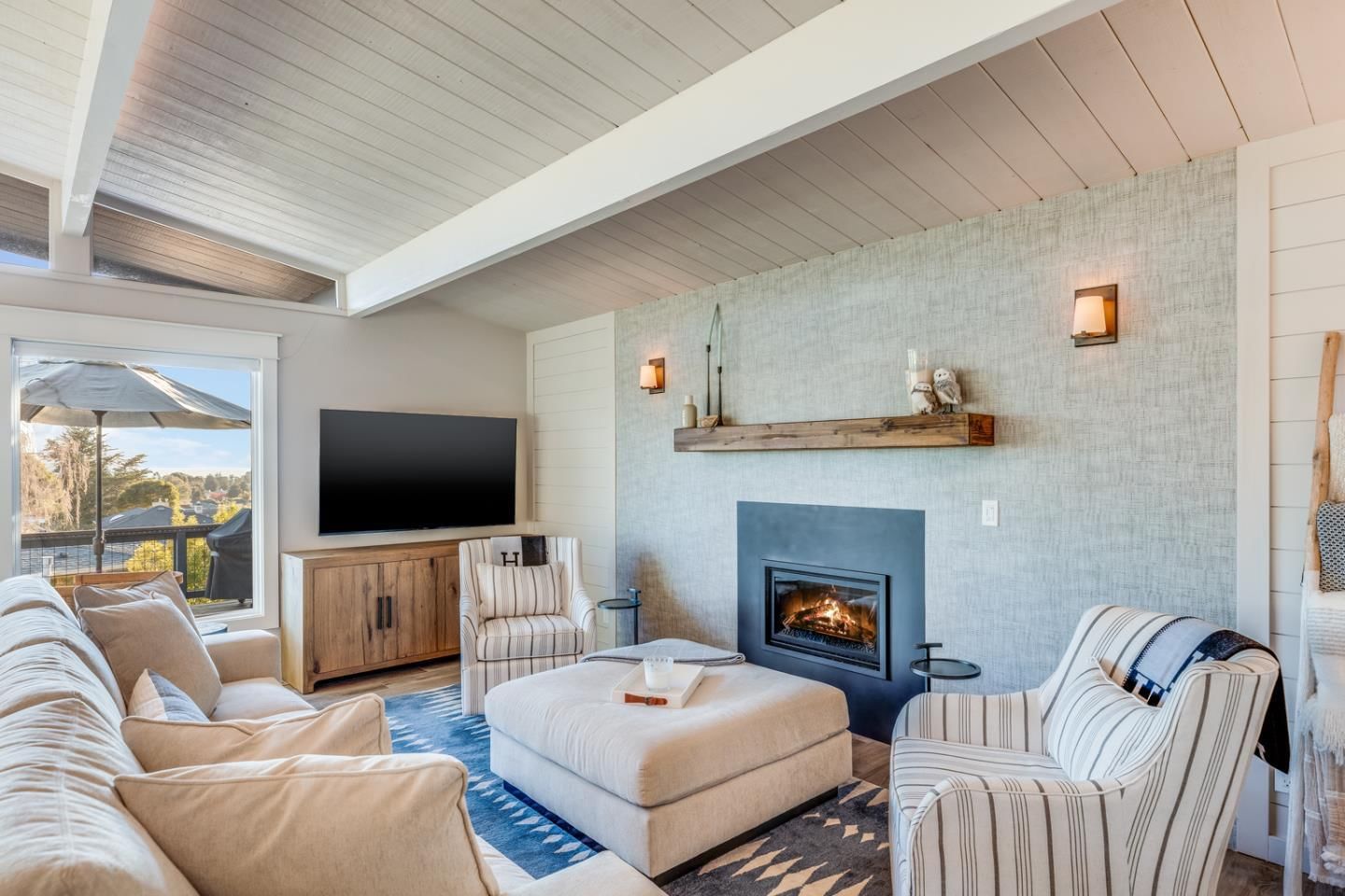 MLS Listing Photo 3