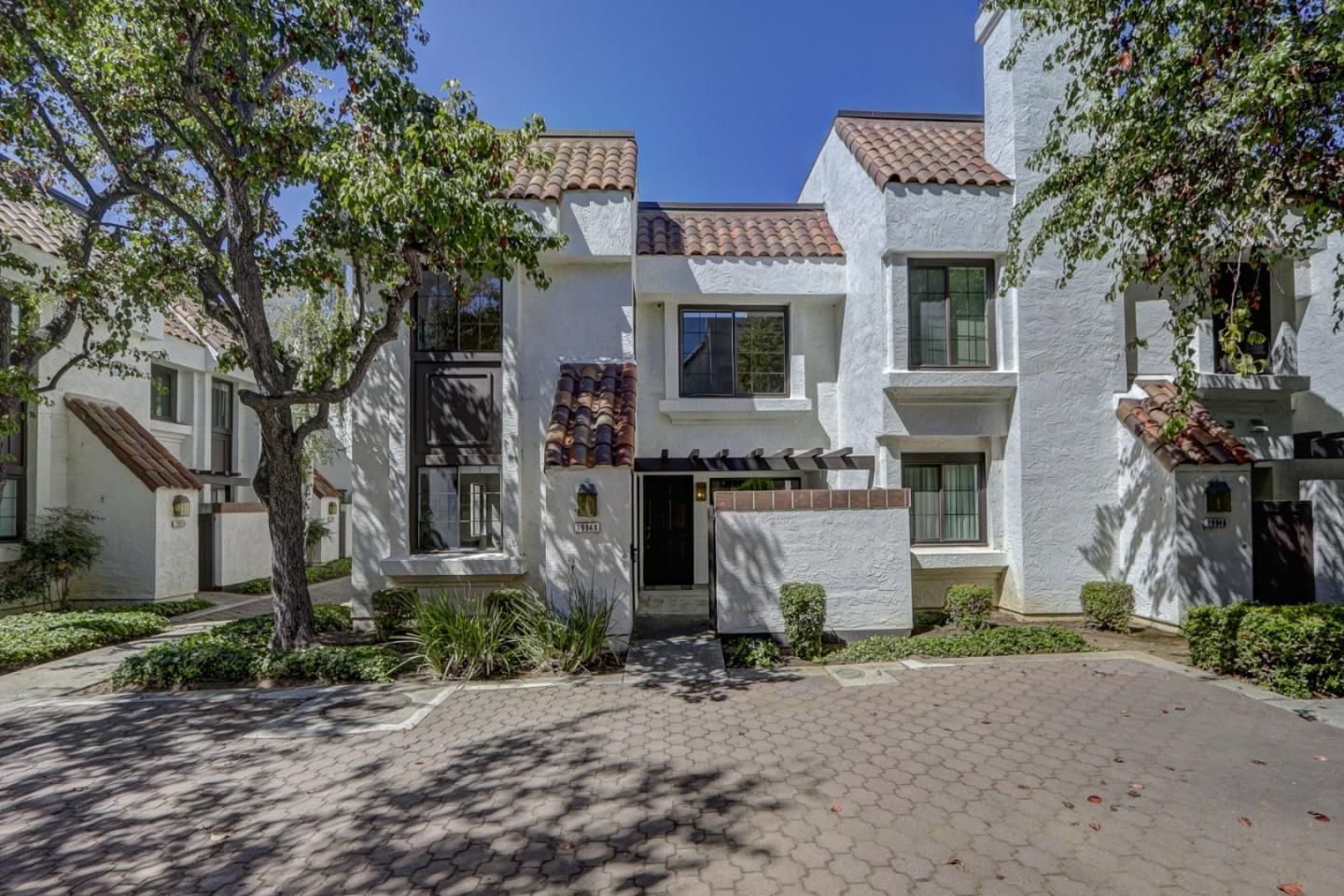 MLS Listing Photo 1