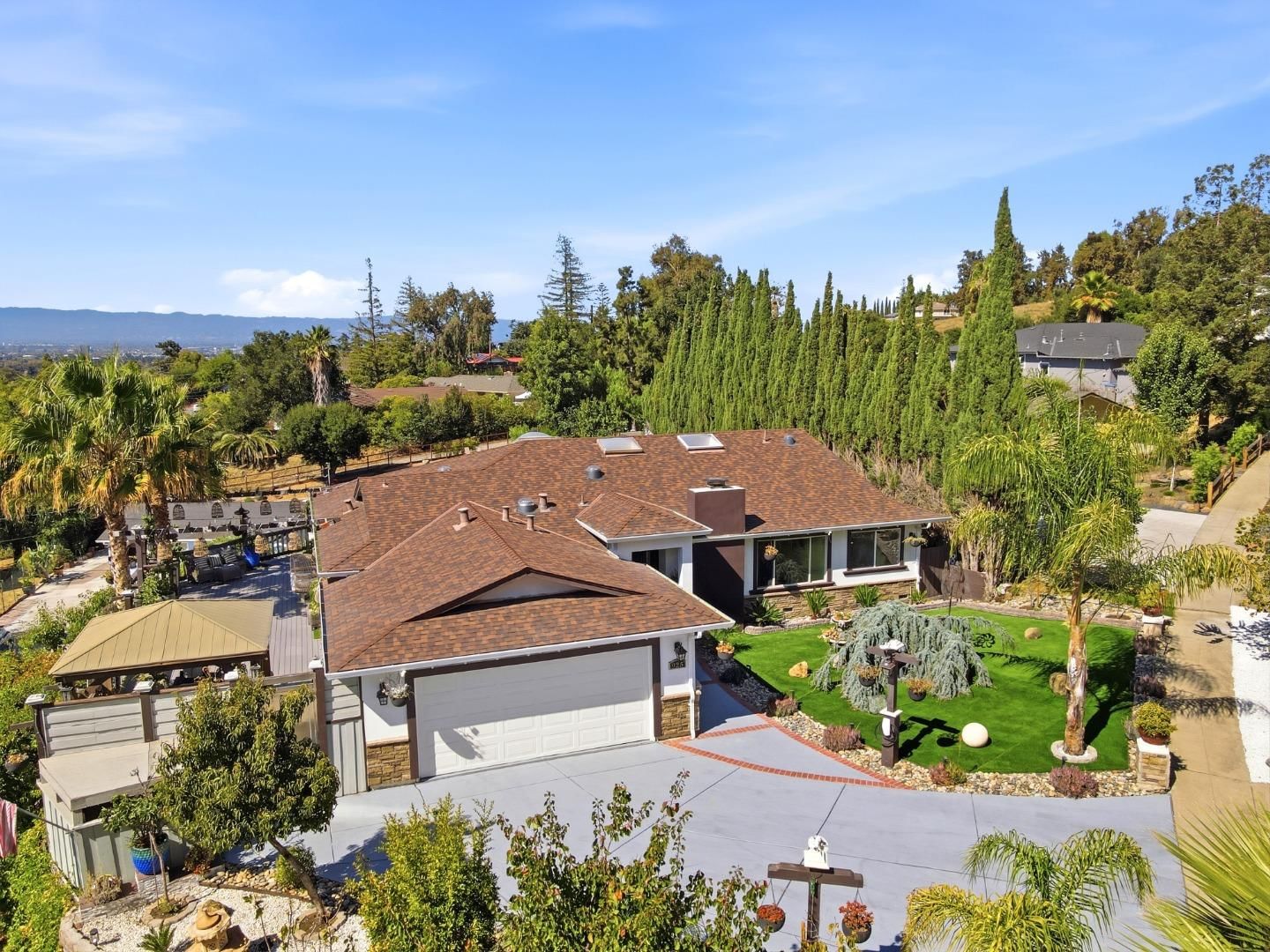 MLS Listing Photo 2