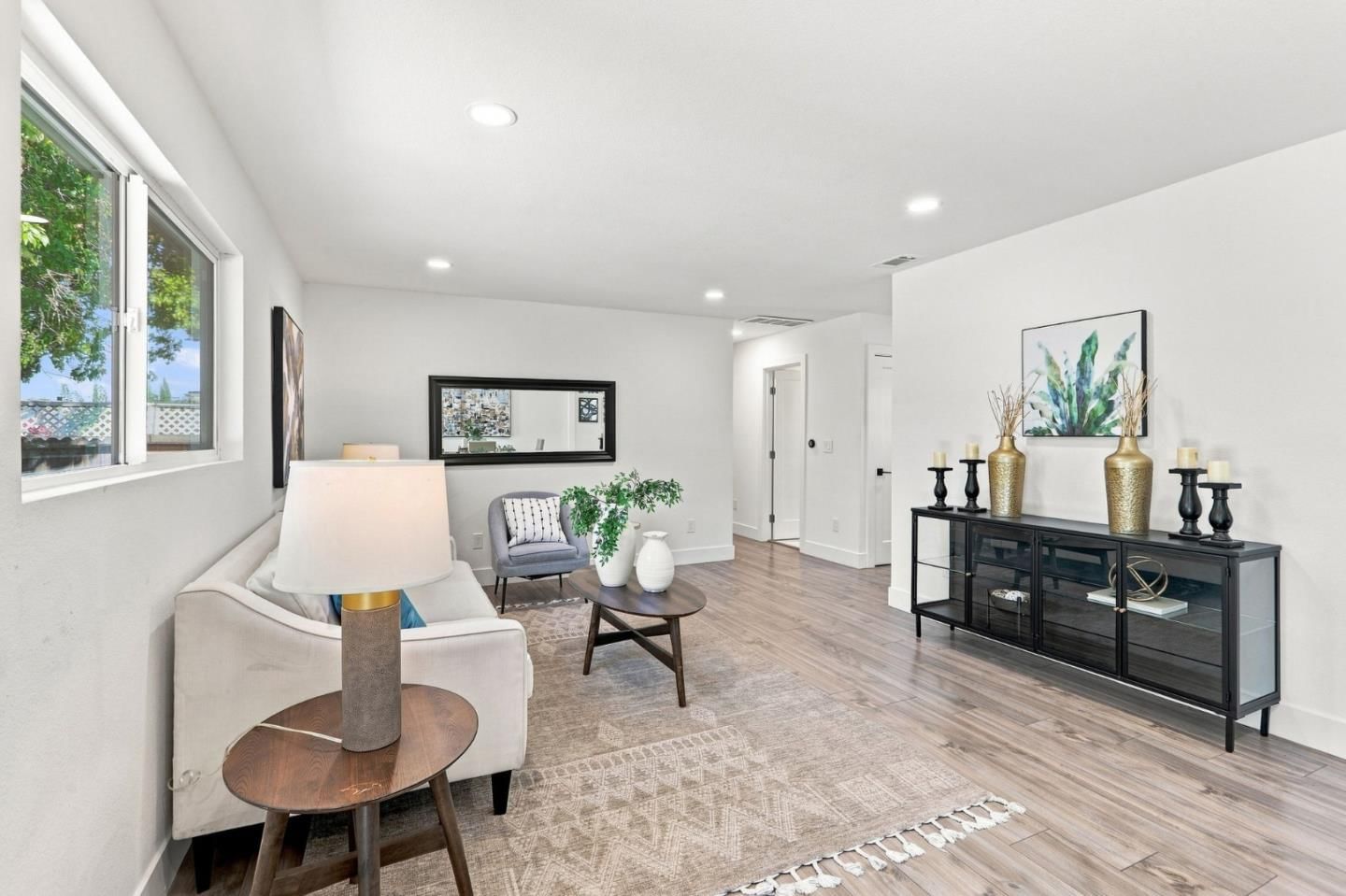 MLS Listing Photo 4