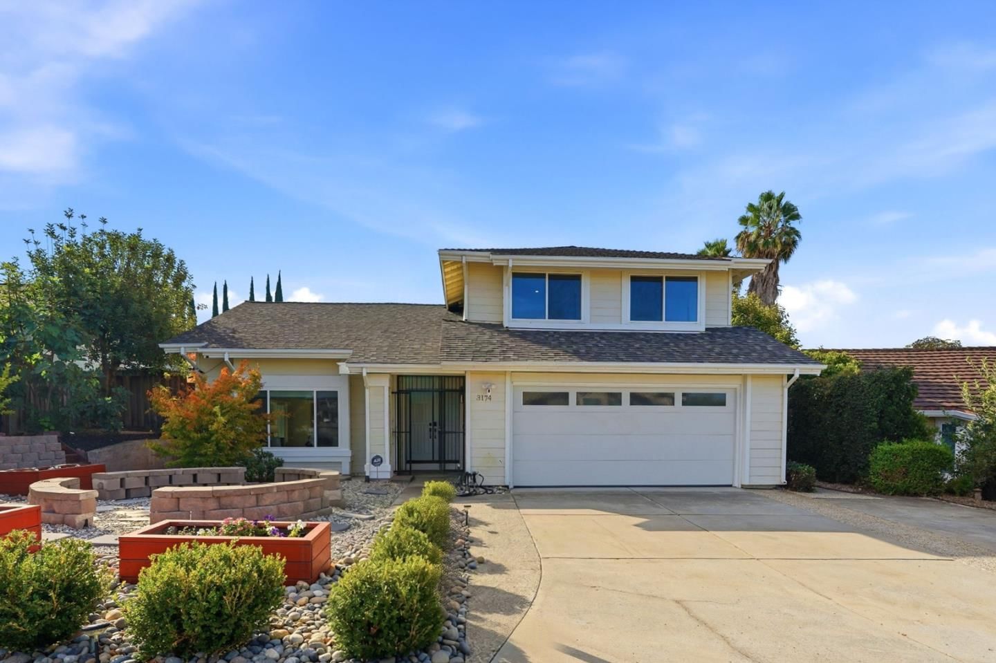 MLS Listing Photo 1