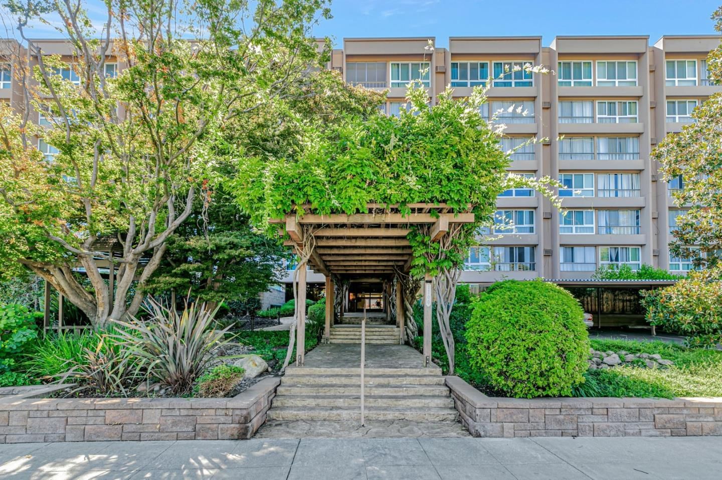 MLS Listing Photo 3
