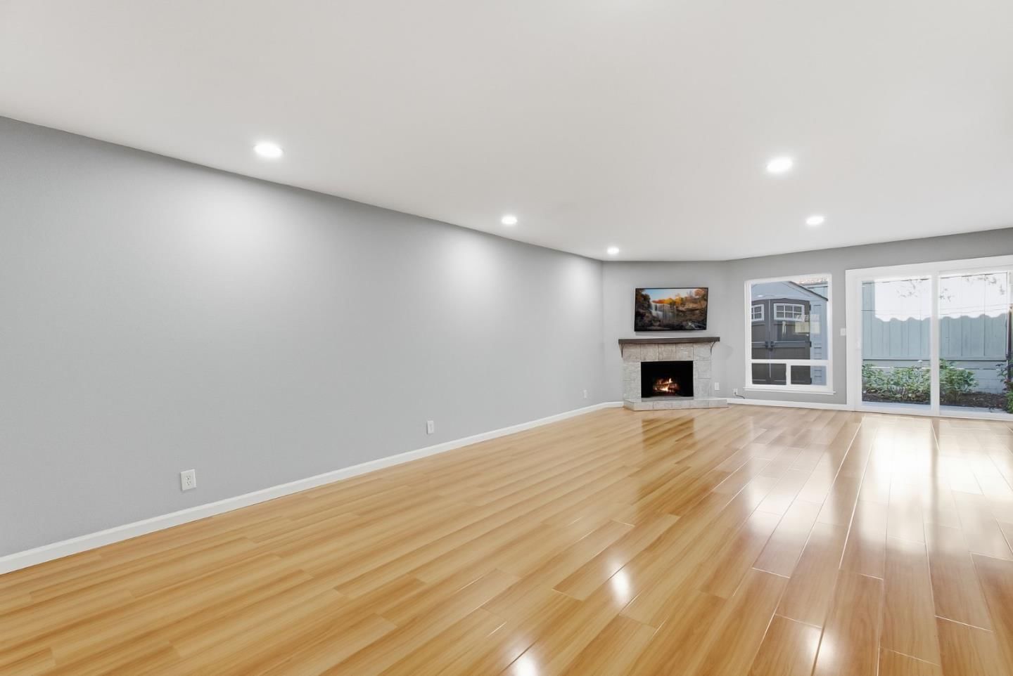 MLS Listing Photo 4
