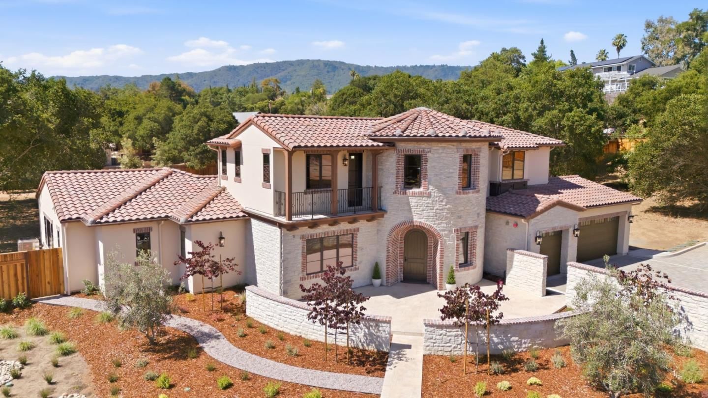 Quito Grove