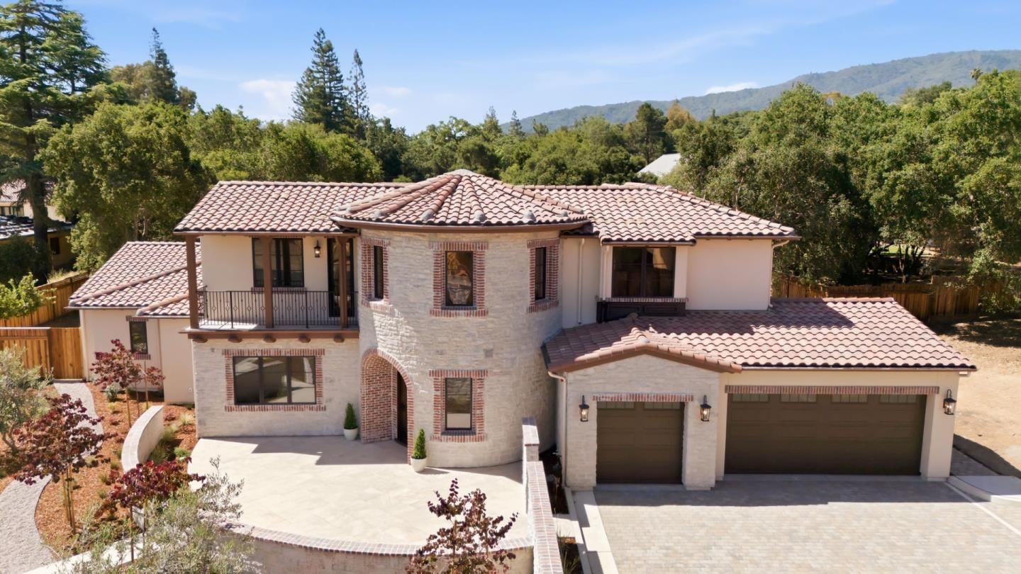 Quito Grove