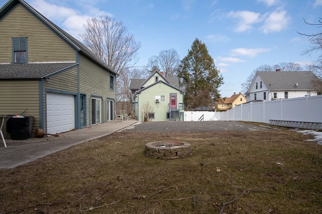 4 Spring St, Monson, MA 01057