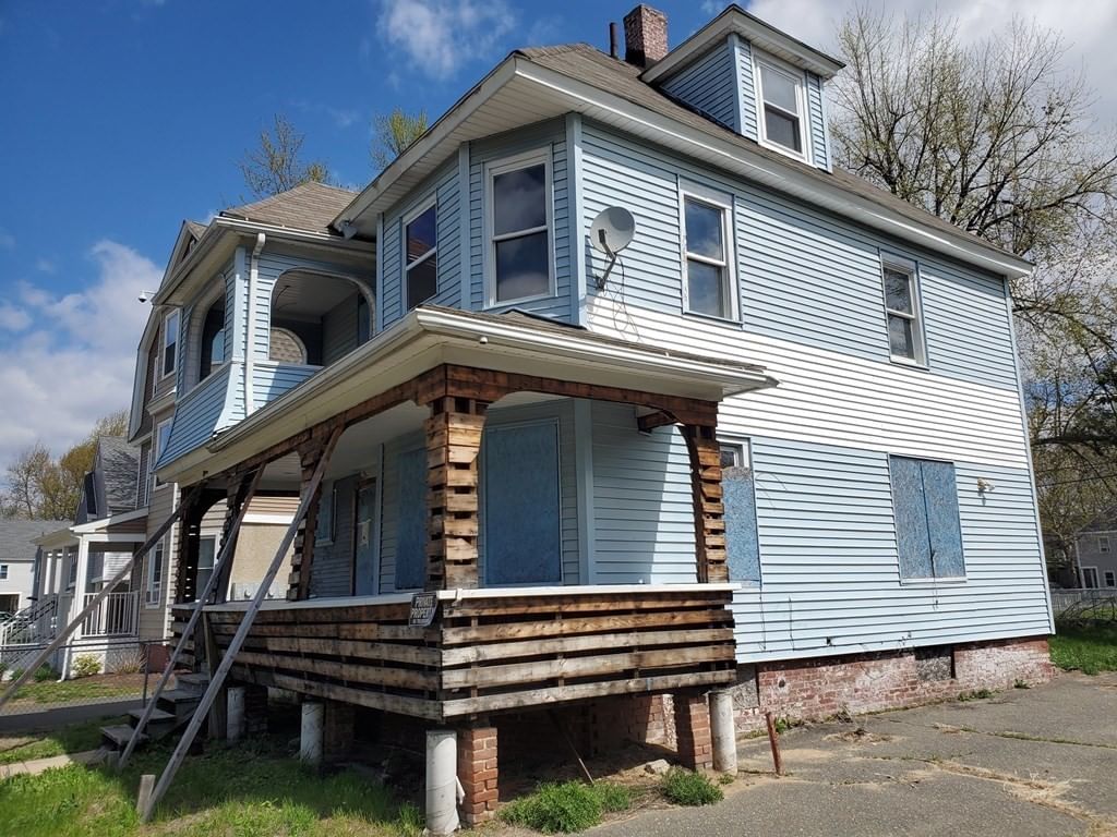 15 Kenyon St, Springfield, MA 01109