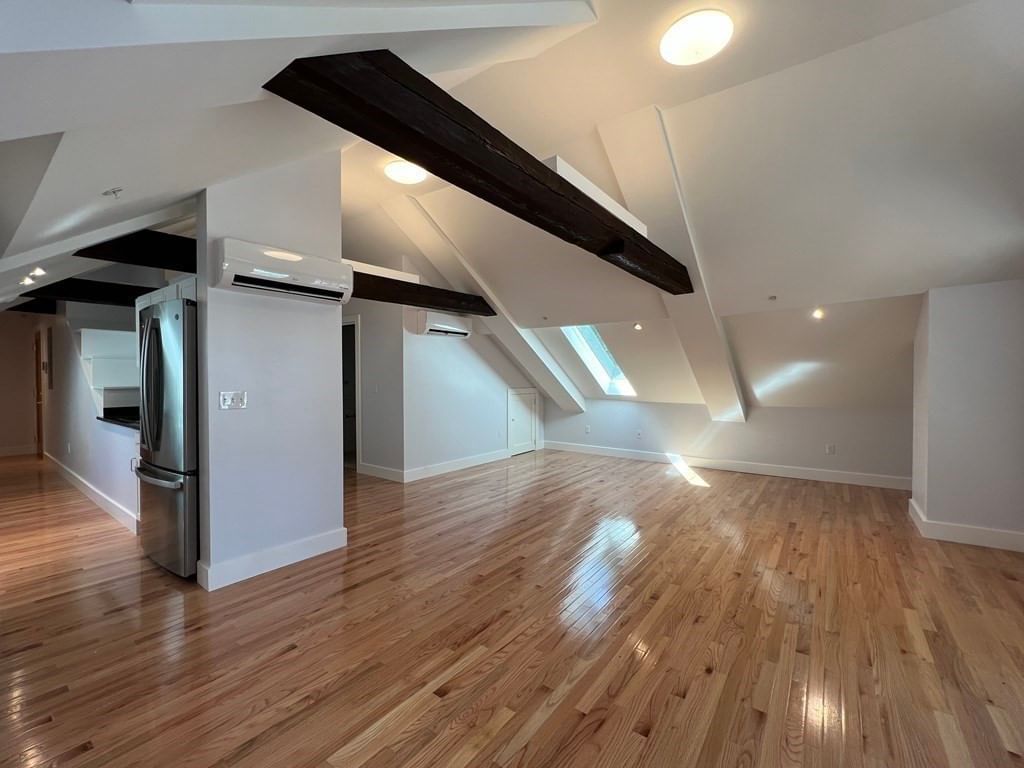 10 Deerfield Ave #2 Shelburne — Photo 4 of 25