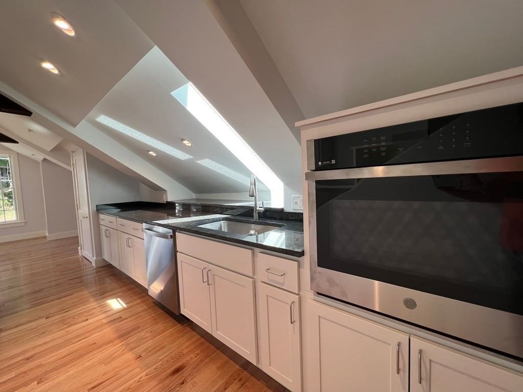 10 Deerfield Ave #2 Shelburne — Photo 5 of 25