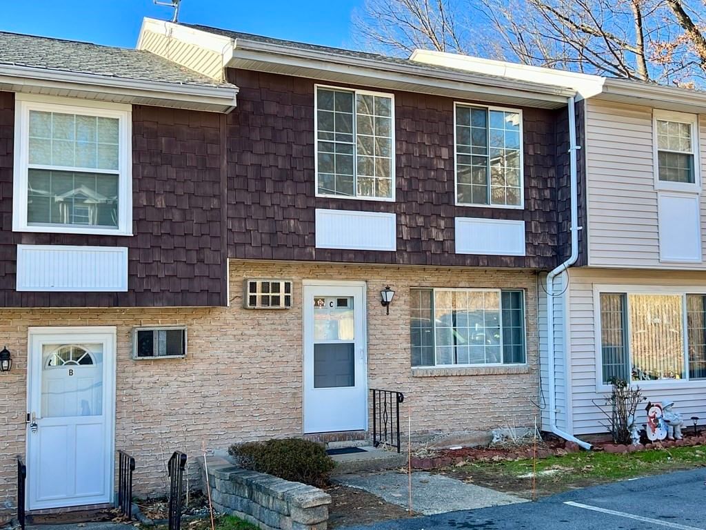 Main Listing Photo