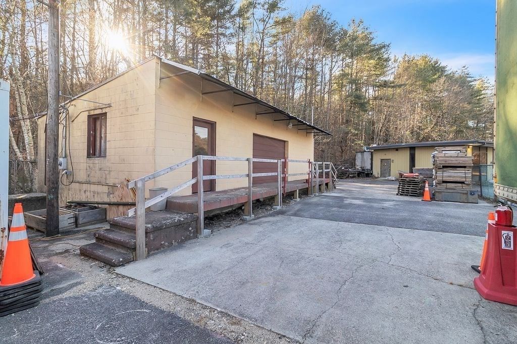 388 Palmer Rd Ware — Photo 10 of 37