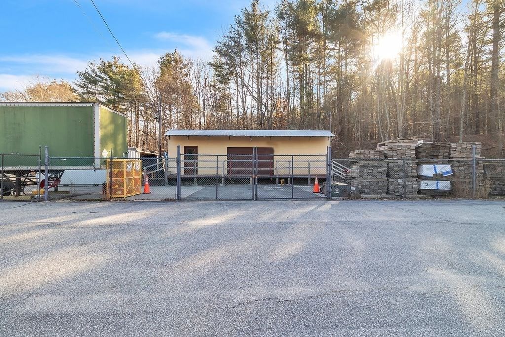 388 Palmer Rd Ware — Photo 11 of 37