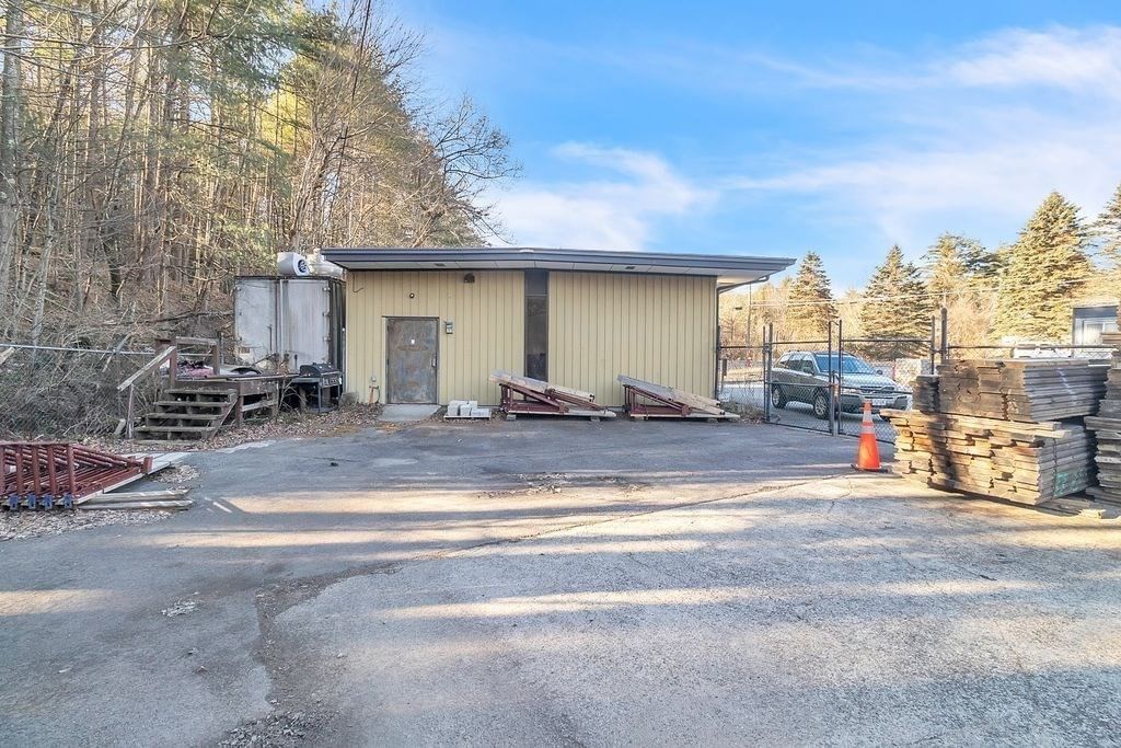 388 Palmer Rd Ware — Photo 12 of 37