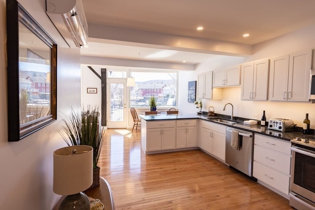10 Deerfield Ave #5 Shelburne — Photo 13 of 28