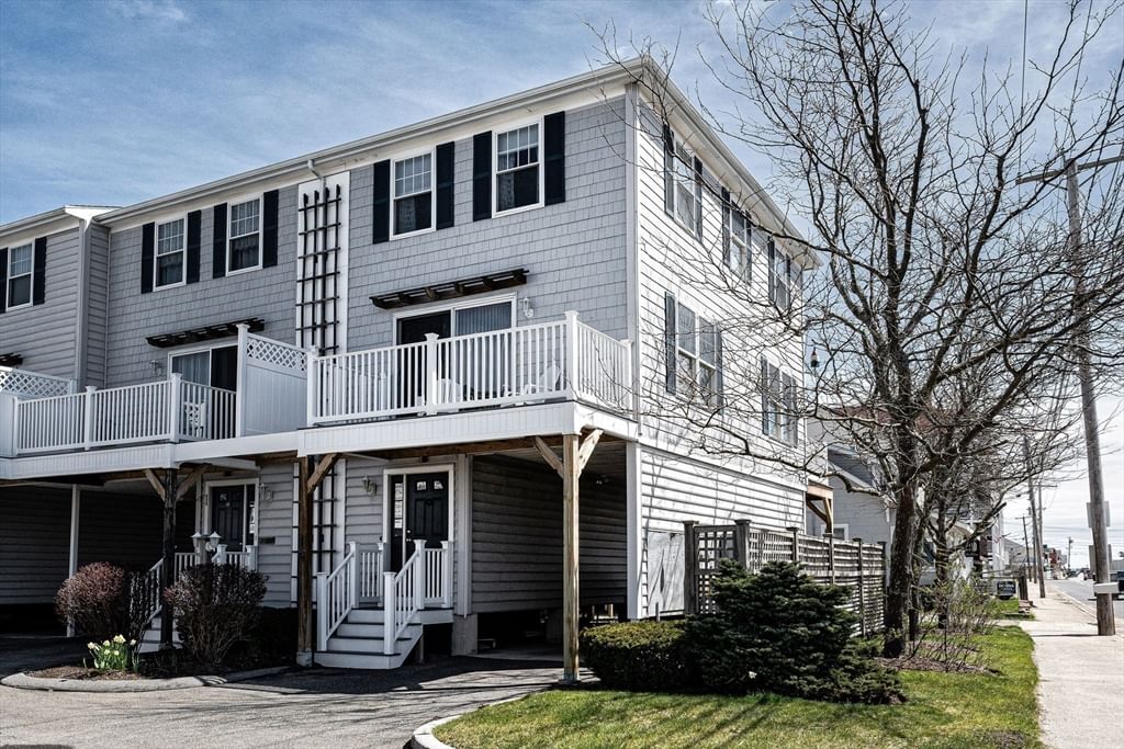 Main Listing Photo