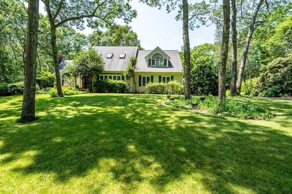 2 Marie Ln, Sandwich, MA 02537