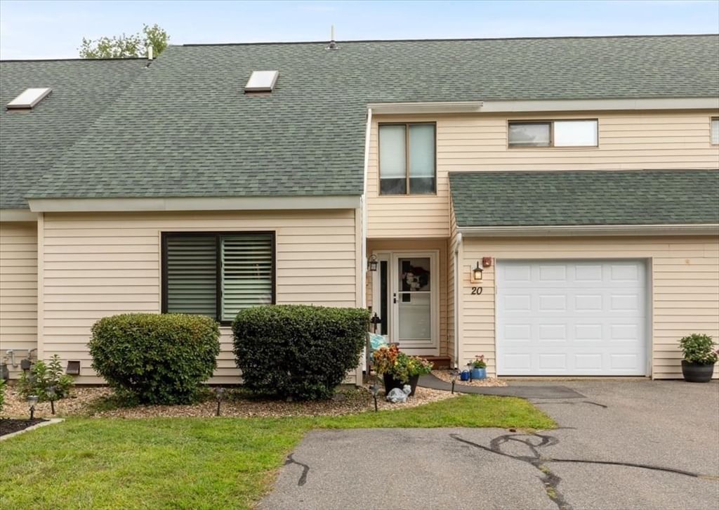 20 Ironwood Ln #20, Atkinson, NH 03811 photo 2