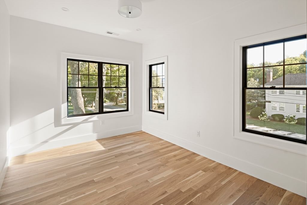 34 Adella Newton — Photo 29 of 34