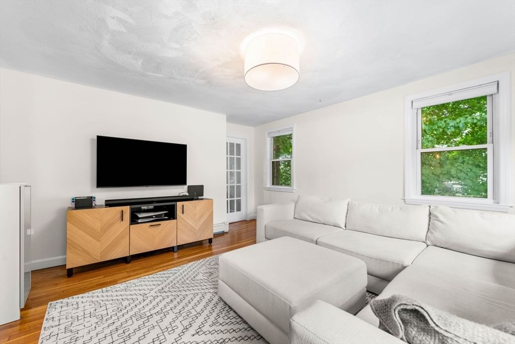 84 Woburn St Reading — Photo 13 of 42