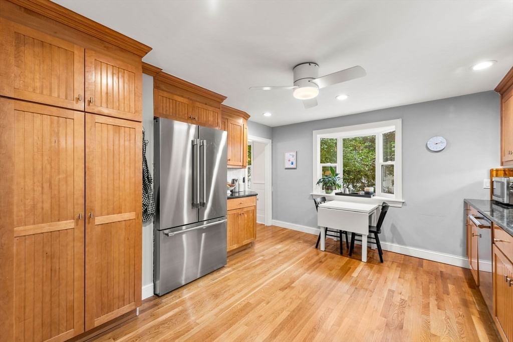 84 Woburn St Reading — Photo 5 of 42