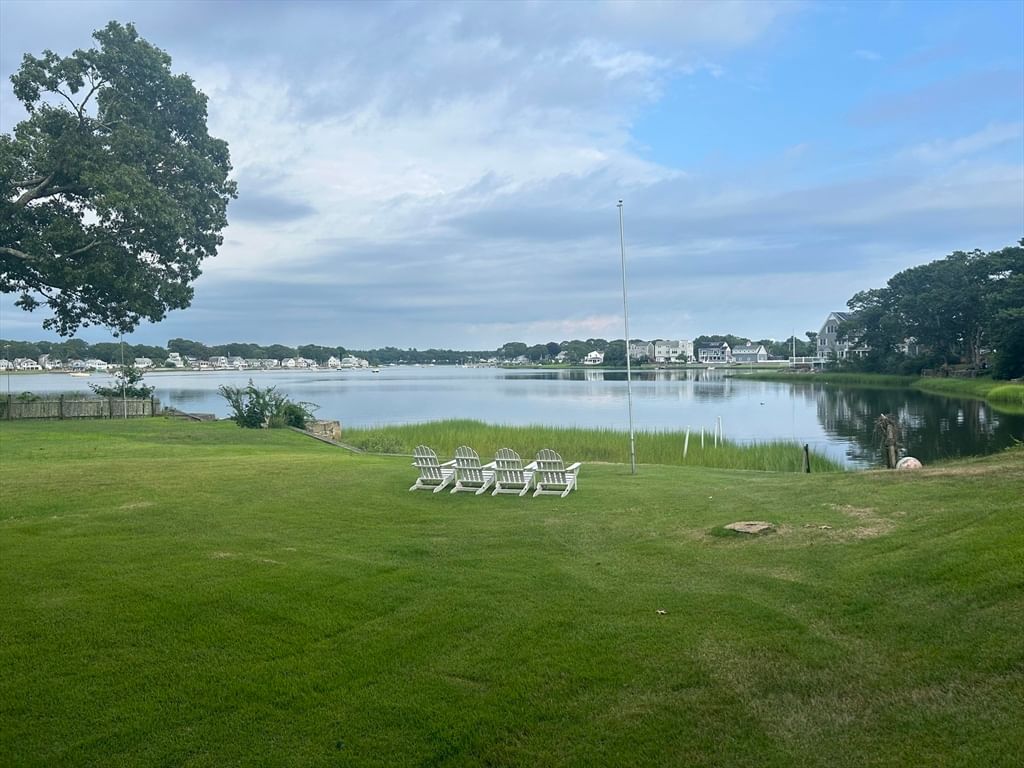 15 Broadmarsh Ave, Wareham, MA 02571