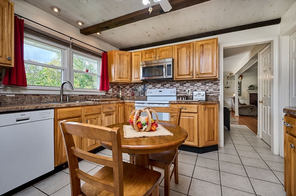 10 Phillips Dr, Colrain, MA 01340 photo 2