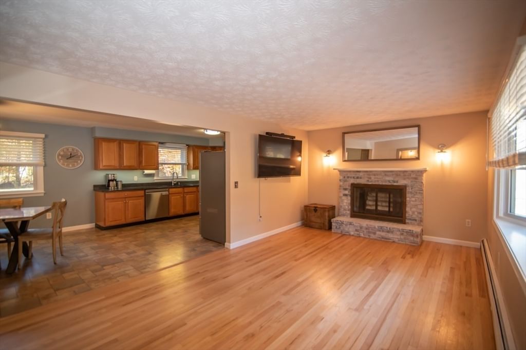 21 Jeff Lane, Litchfield, NH 03052 photo 2