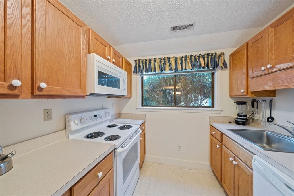 950 Falmouth Rd Lot Three Mashpee — Photo 14 of 42