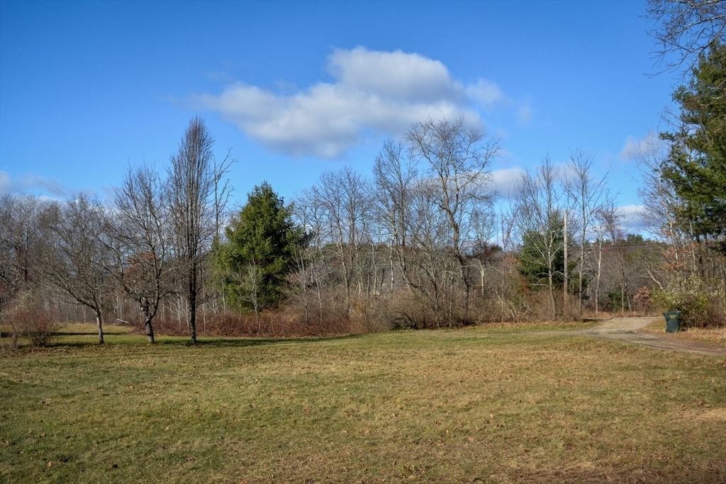 611 Gilbertville Rd, New Braintree, MA 01531 photo 2