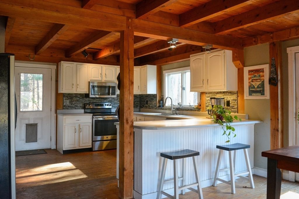 611 Gilbertville Rd, New Braintree, MA 01531 photo 3