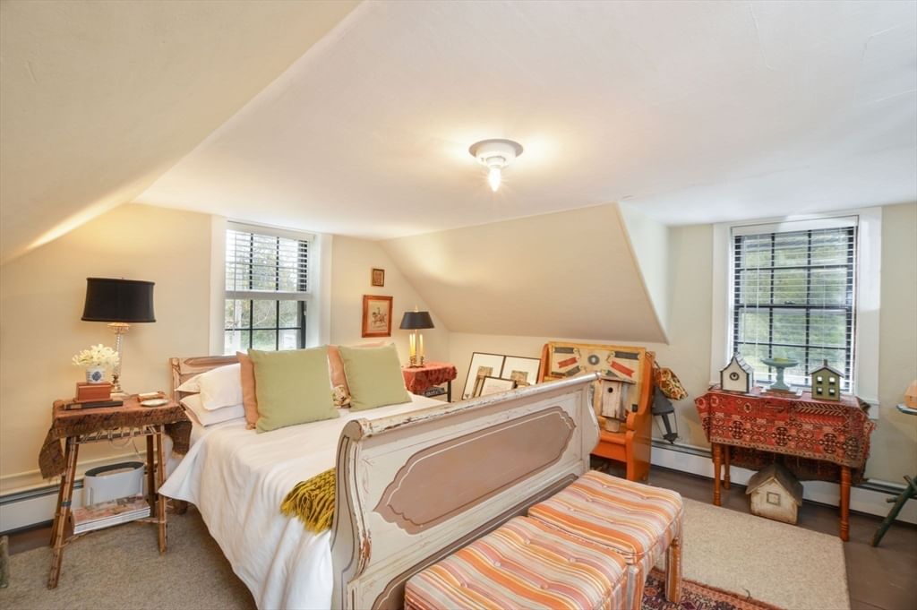 1150 Russells Mills Rd Dartmouth — Photo 14 of 32
