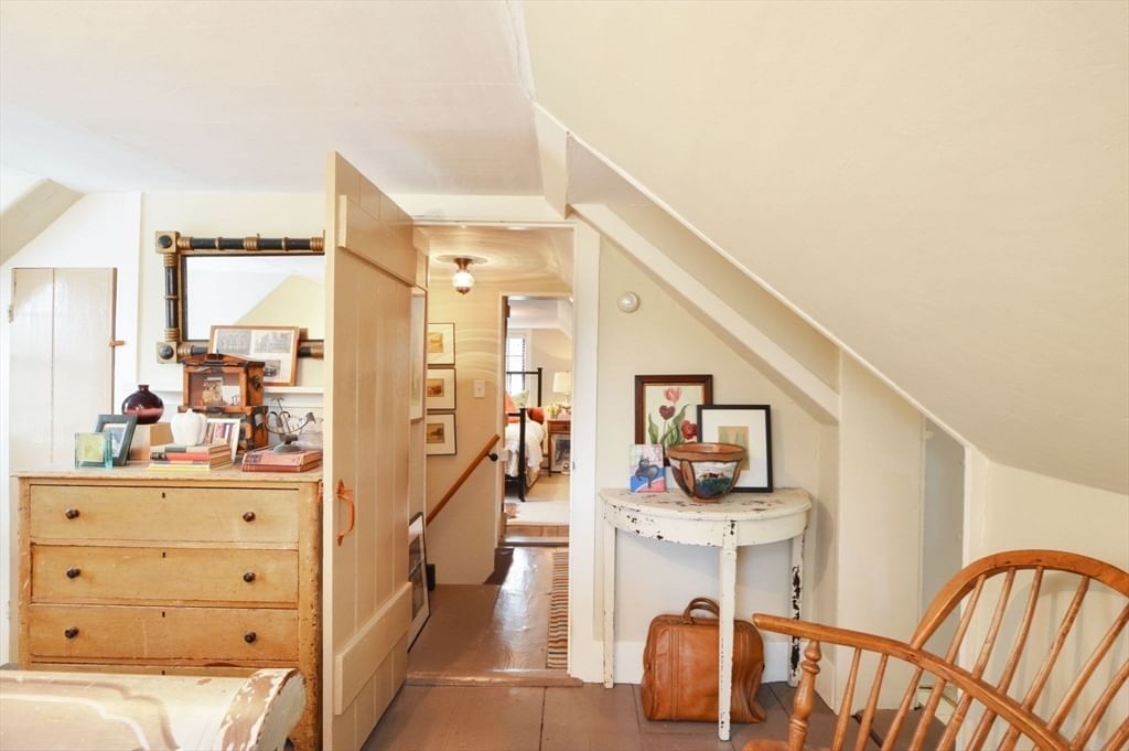 1150 Russells Mills Rd Dartmouth — Photo 15 of 32