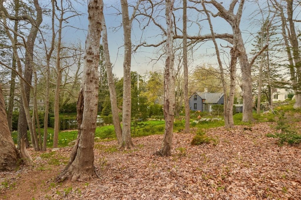1150 Russells Mills Rd Dartmouth — Photo 20 of 32