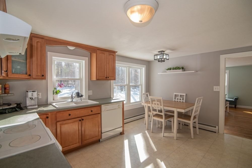 50 Tewksbury Rd, Hampstead, NH 03841 photo 5