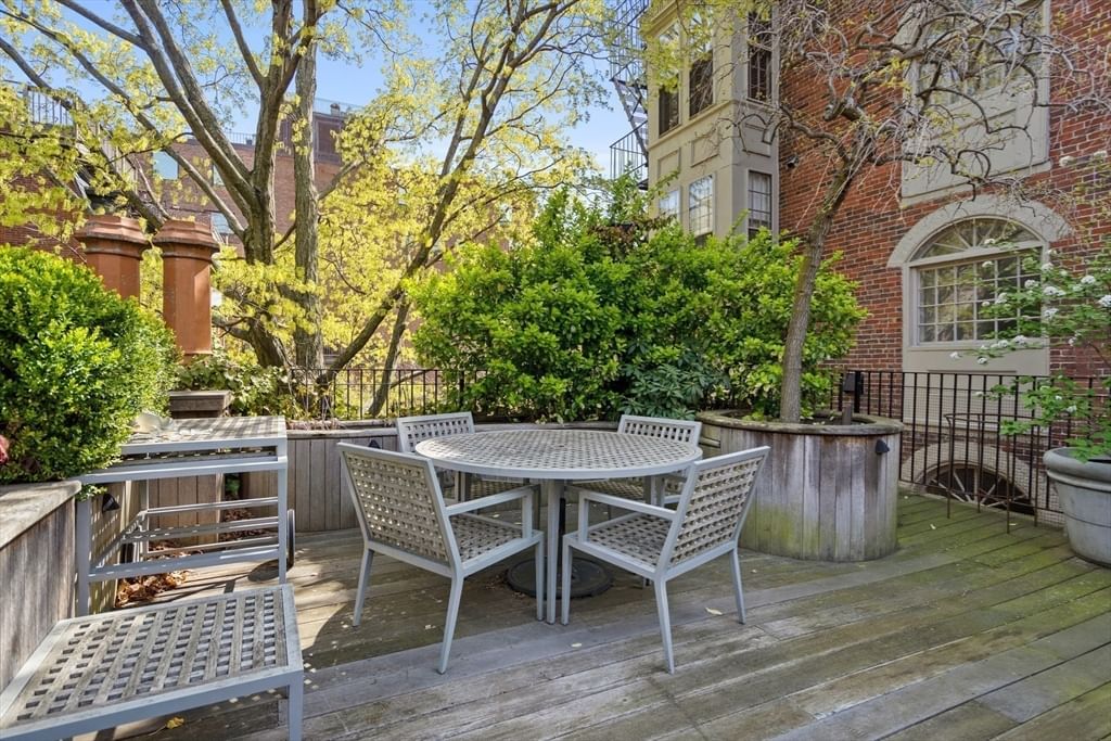 86 Mount Vernon Street Boston — Photo 13 of 26