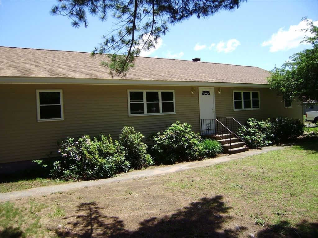 9 Danville Rd, Plaistow, NH 03865 photo 4