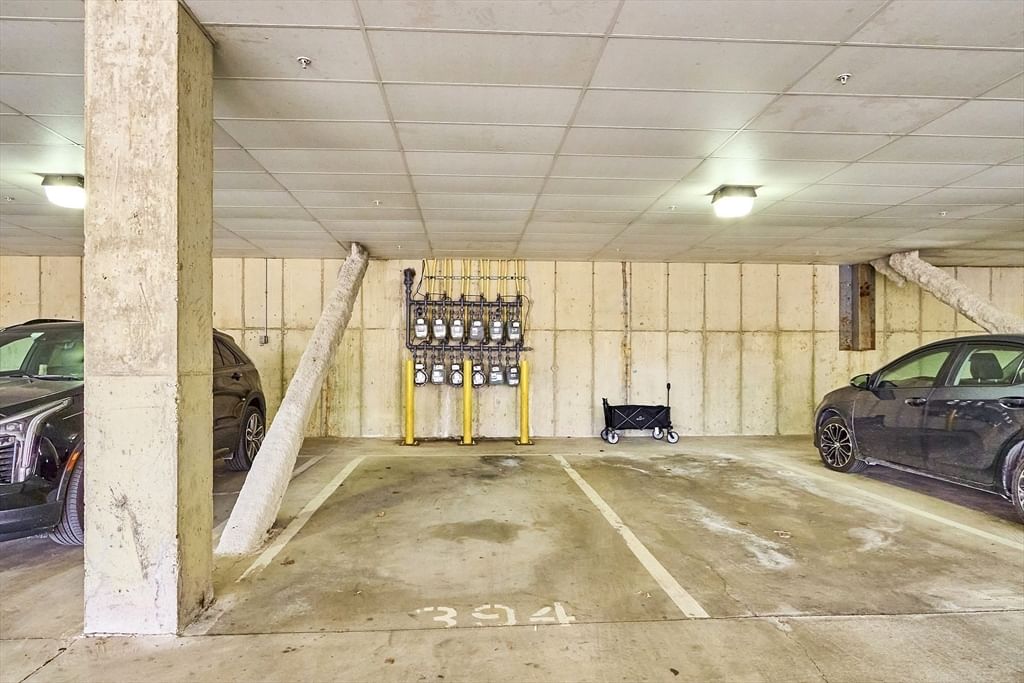 Listing Image 19