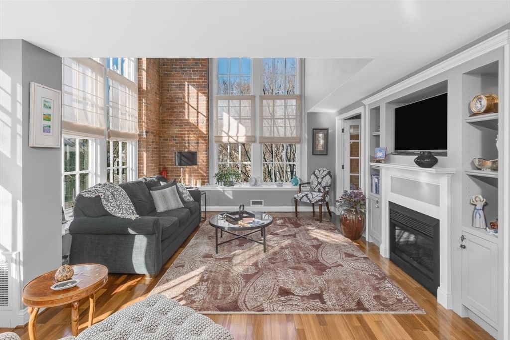 Listing Image 7