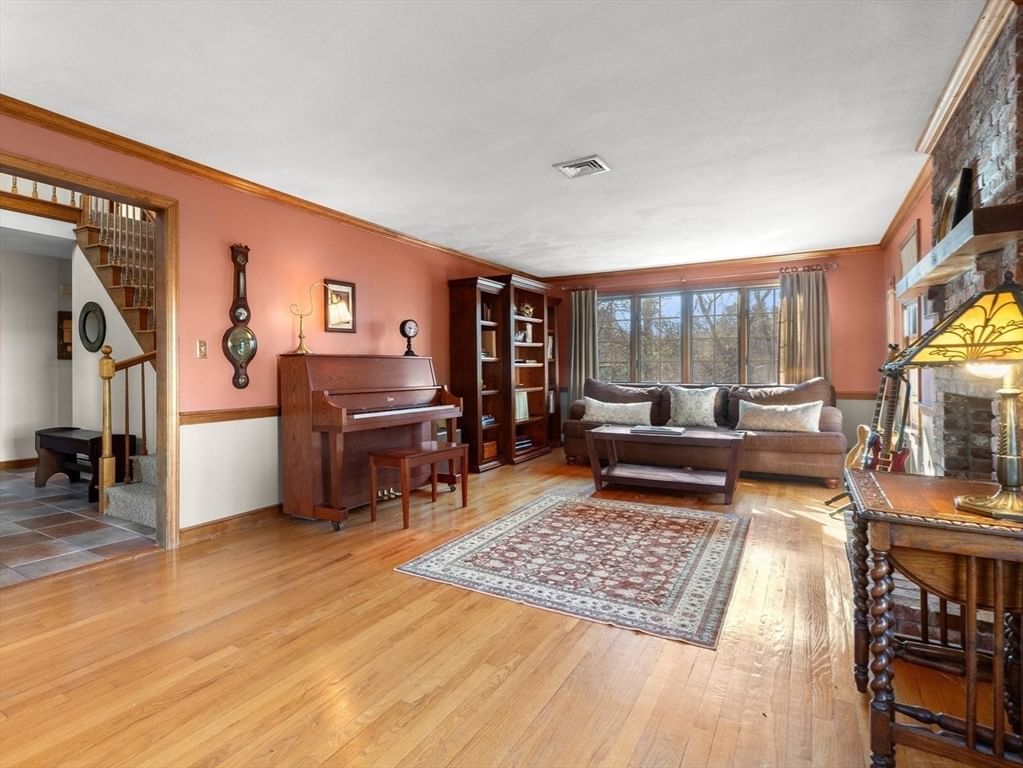 Listing Image 16